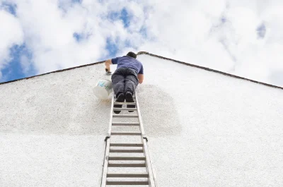 Peinture extérieure à Adé — façades et ravalement
